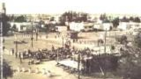 מועצה מקומית אירועים חגיגת יום העצמאות 1949. הבימה המרכזית בדרות השופטים, ברקע מגדל המים_jpg.jpg