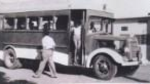 אוטובוס דגם חדיש וילונות נגד השמש, בקו 14 שנות הארבעים_jpg.jpg
