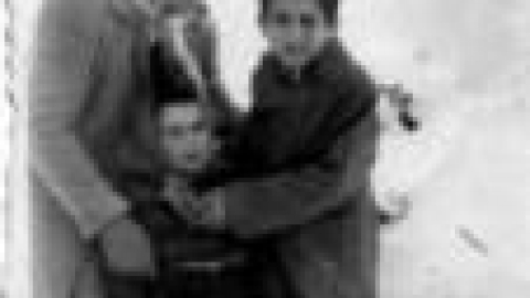 טרכטנברג, שמואל ואחיותיו בשלג הגדול 1950_jpg.jpg