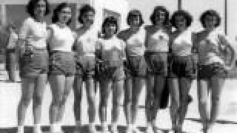 מכבי מוצקין כדורסל בנות 1951 באדיבות רותי שטרן שנייה מימין_jpg.jpg