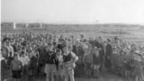 בית ספר אחדות שונות, תלמידים בחצר ביהס, 1938_JPG.JPG