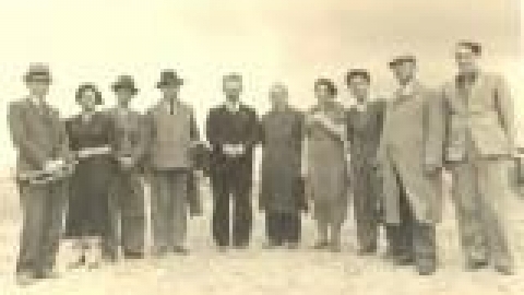 בית ספר אחדות מורים, צילום קבוצתי חגיגת טו בשבט 1937. באדיבות יעקב פרוש_jpg.jpg