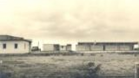 בית ספר ויצמן בנייה, חדרי הכיתות הראשונים, משמאל עומד בנין המזכירות_jpg.jpg